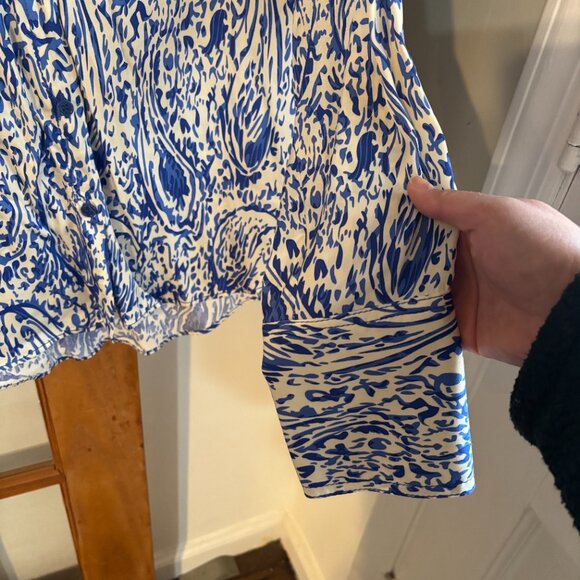Zara Womens Satin Effect Blue/White Paisley Printed collared Blouse SZ: XL - Picture 4 of 12